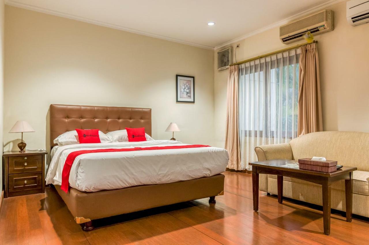 ג'קרטה Reddoorz Plus Near Dharmawangsa Square מראה חיצוני תמונה