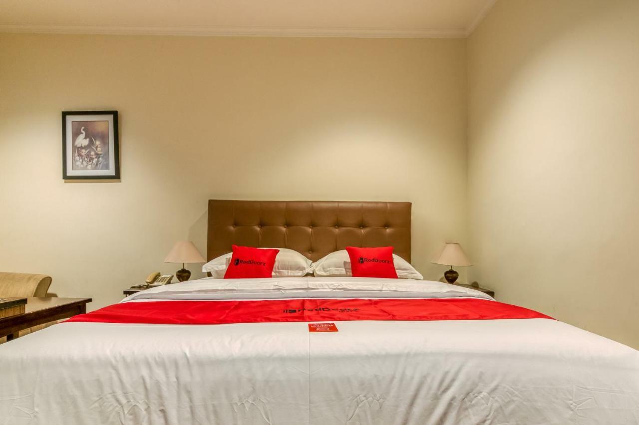 ג'קרטה Reddoorz Plus Near Dharmawangsa Square מראה חיצוני תמונה