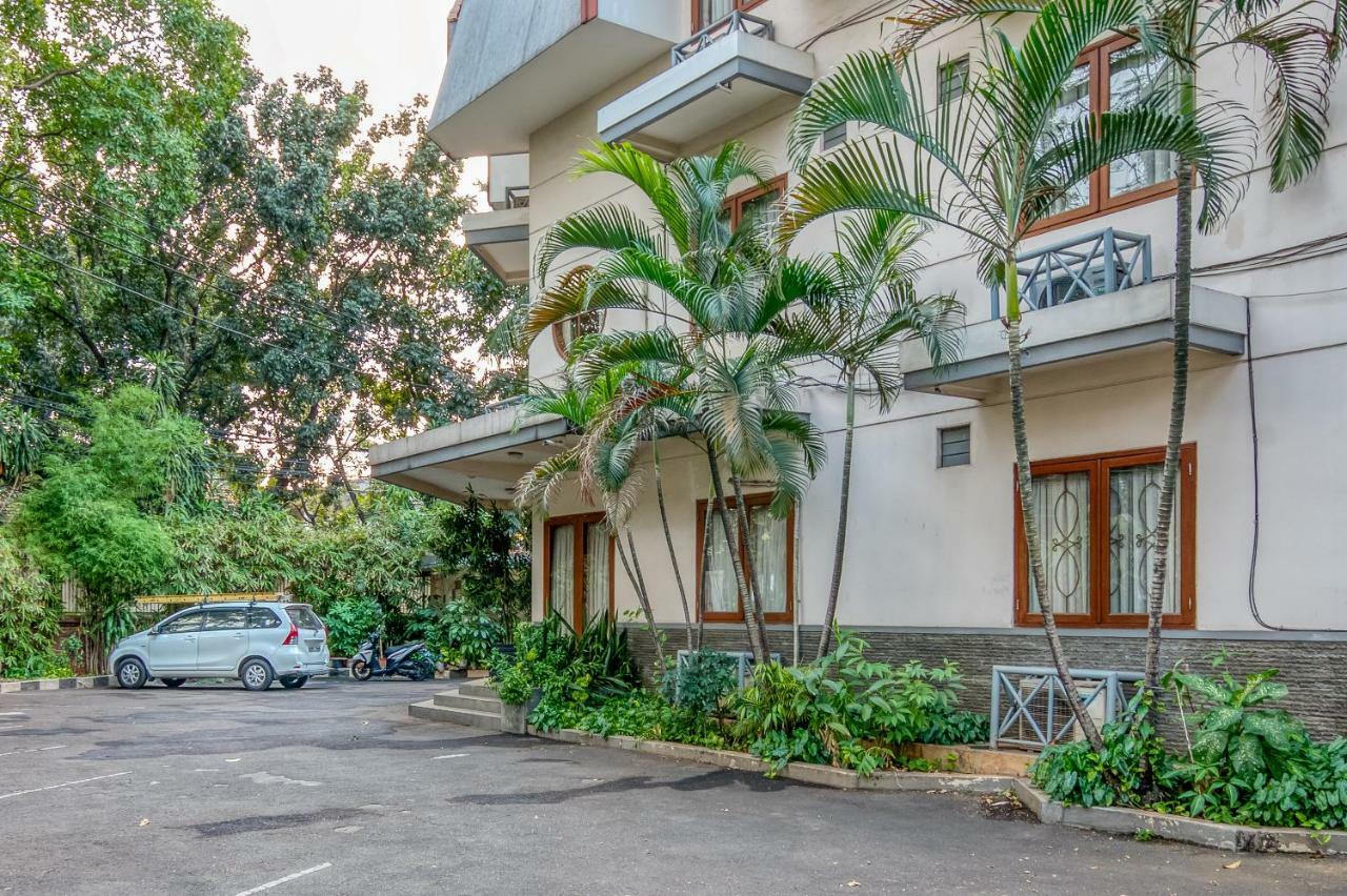 ג'קרטה Reddoorz Plus Near Dharmawangsa Square מראה חיצוני תמונה